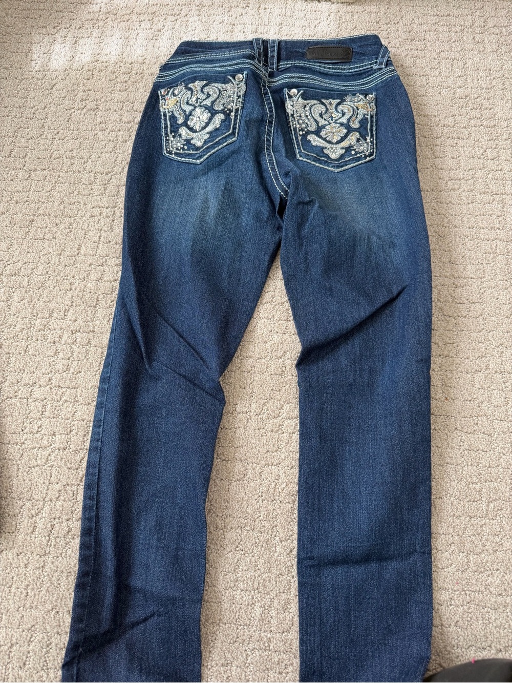 Embroidered Back-Pocket Dark Blue women’s jeans